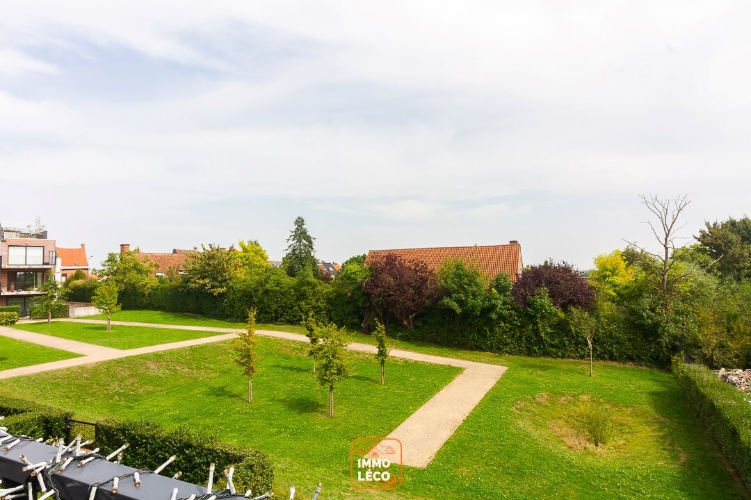 Appartement moderne avec terrasse et parking privé, en face du parc de Mouscron ! 