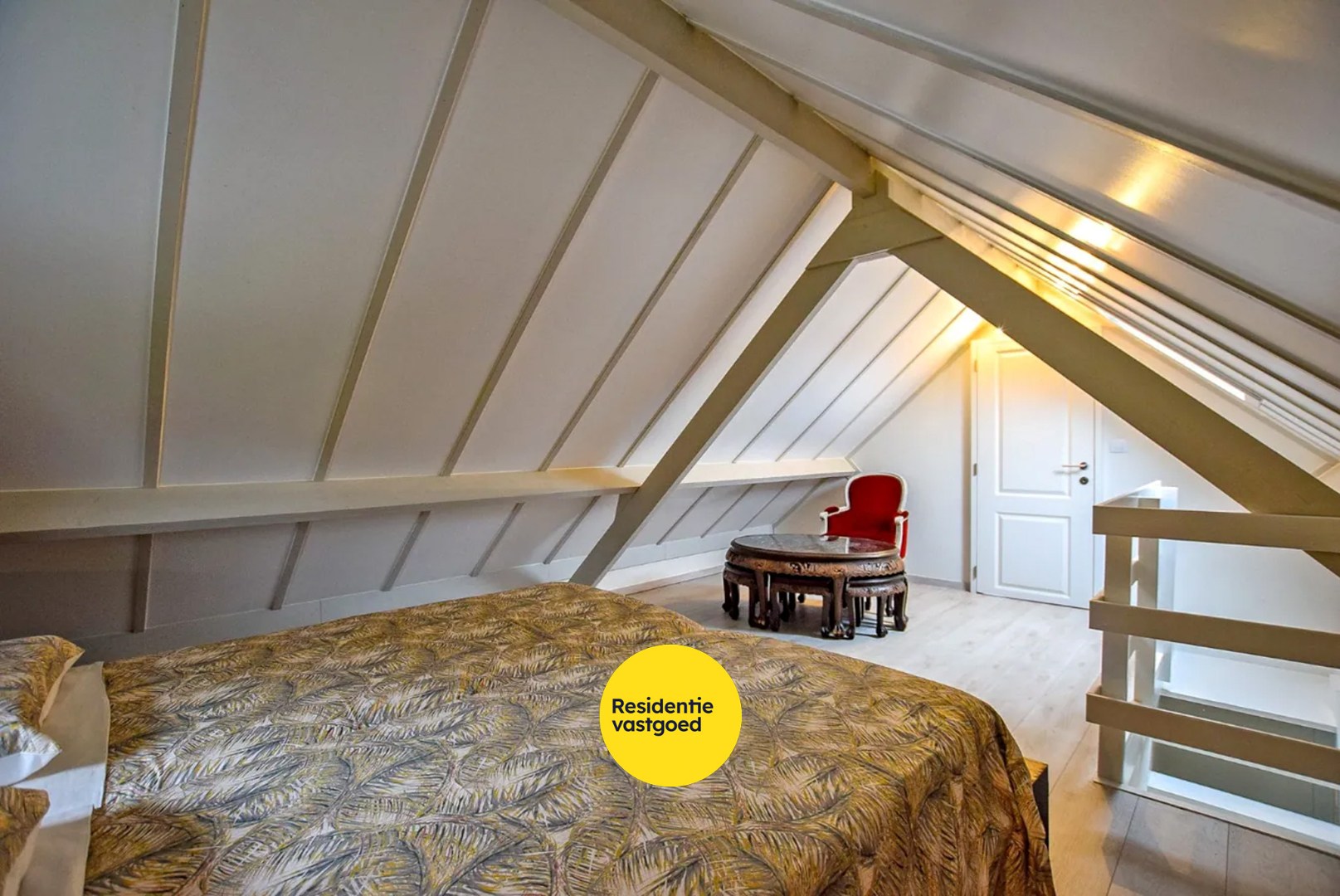 Prachtig onderhouden vakantiewoning (type vissershuis) met 3 slaapkamers en privé-parkeerplaats te Oostduinkerke. 