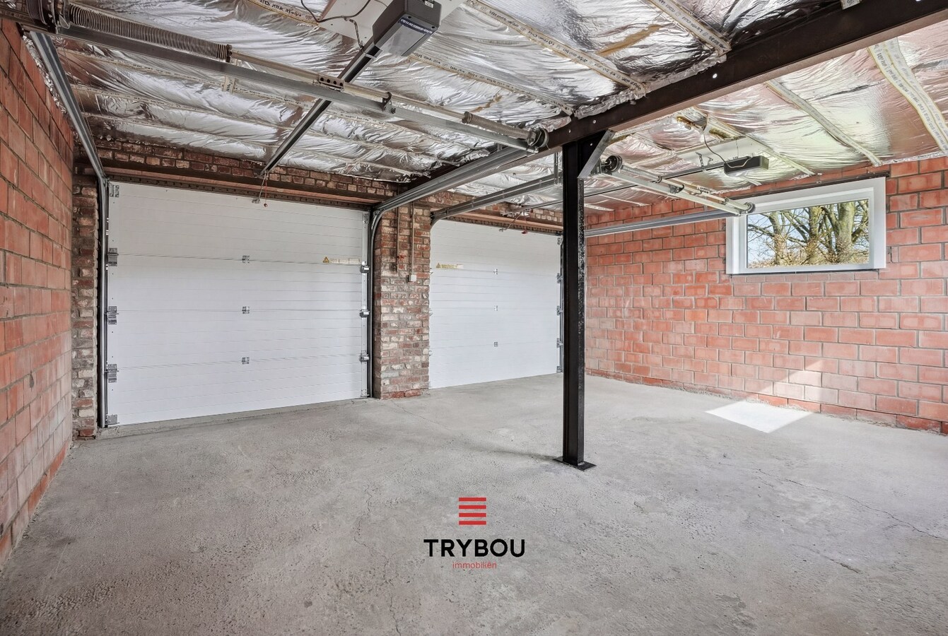 Ruime halfopen woning met 6 slaapkamers in Houthulst! 