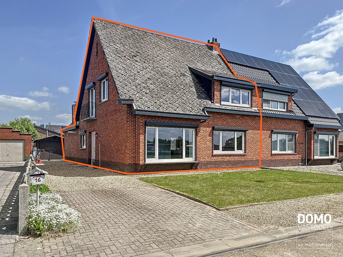 RUIME WONING MET TUIN, GARAGE &amp; 3 SLAAPKAMERS RUSTIG GELEGEN LANGS HET KANAAL MET EPC C TE BERINGEN 