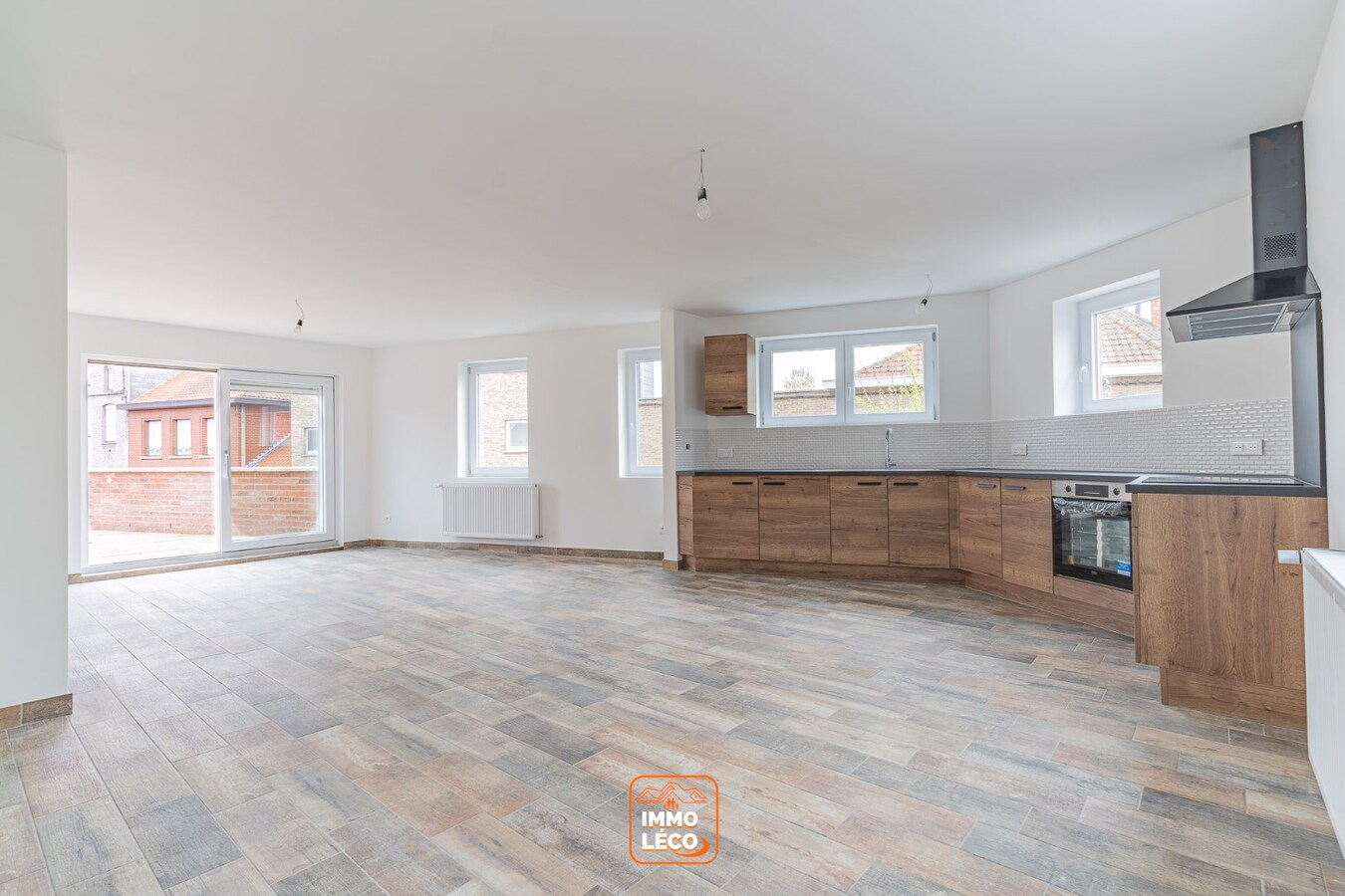 Superbe appartement « DUPLEX » NEUF avec 2 chambres et terrasse, à quelques pas  du parc de Mouscron !! 