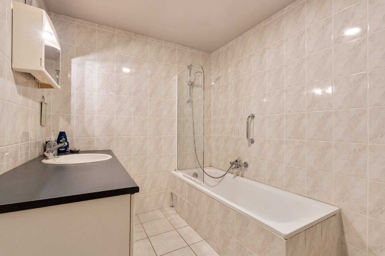 Praktisch GELIJKVLOERS appartement te Lummen INCLUSIEF GARAGE 