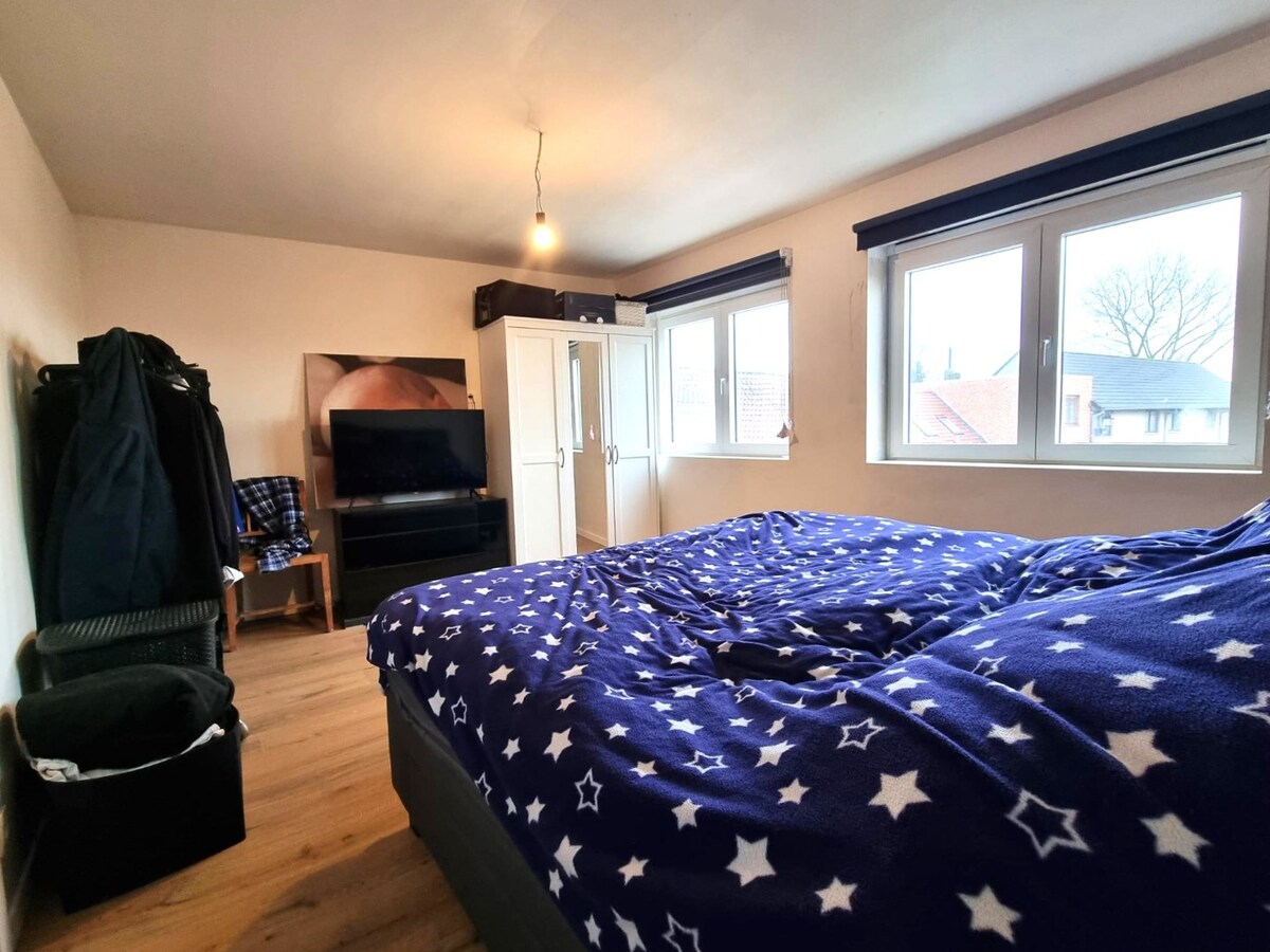 Halfopen nieuwbouwwoning (onder registratierechten!) met dubbele garage te Dudzele 