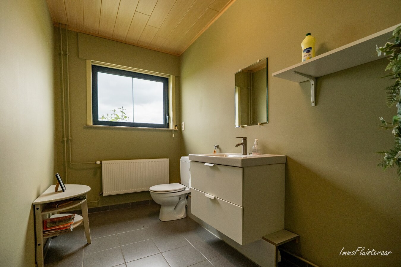 Landelijk gelegen bedrijfswoning met diverse bijgebouwen op ca. 3,5 ha te Bekkevoort (Vlaams-Brabant) 