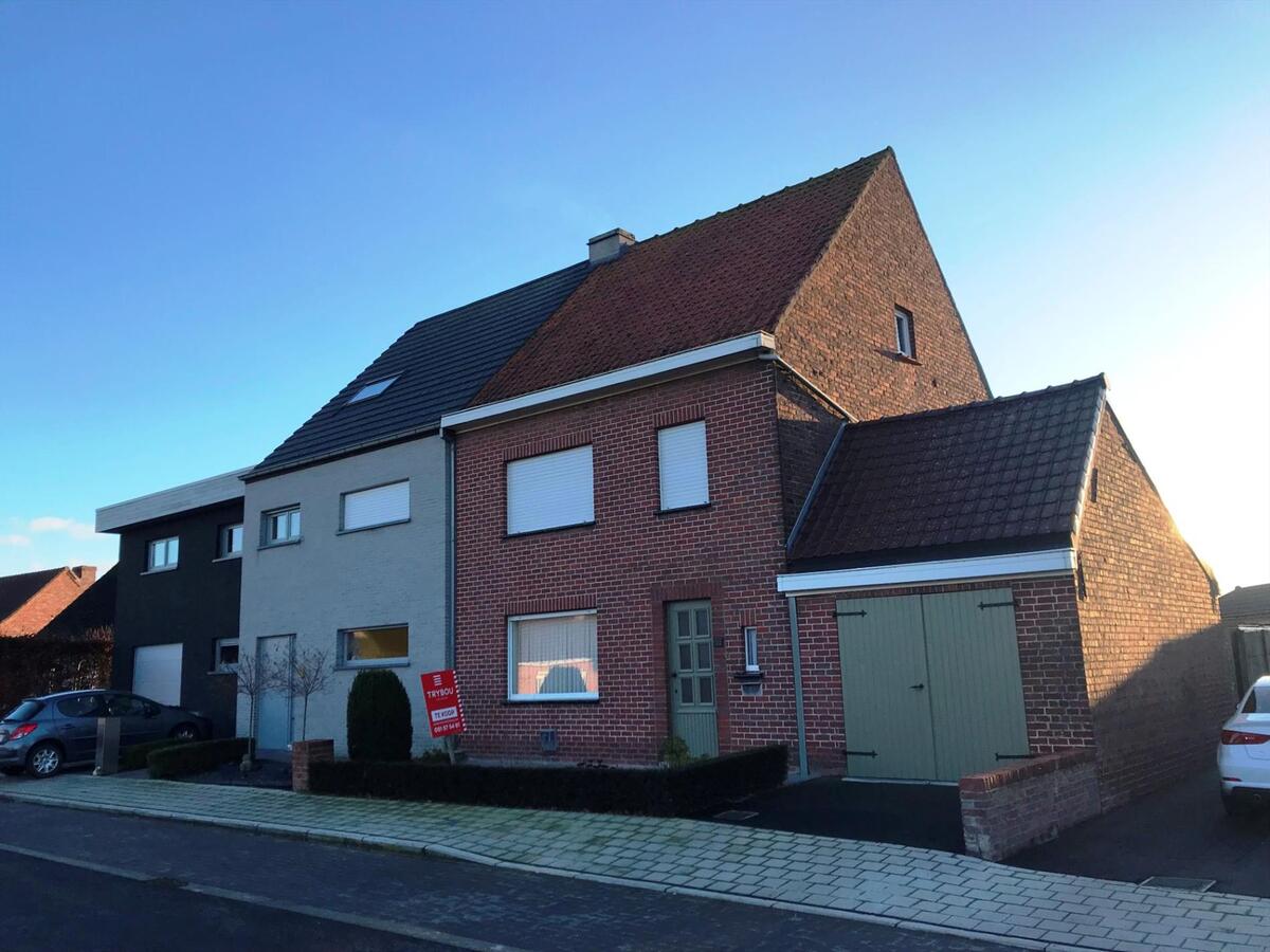 Degelijke halfopen woning met zongerichte tuin 