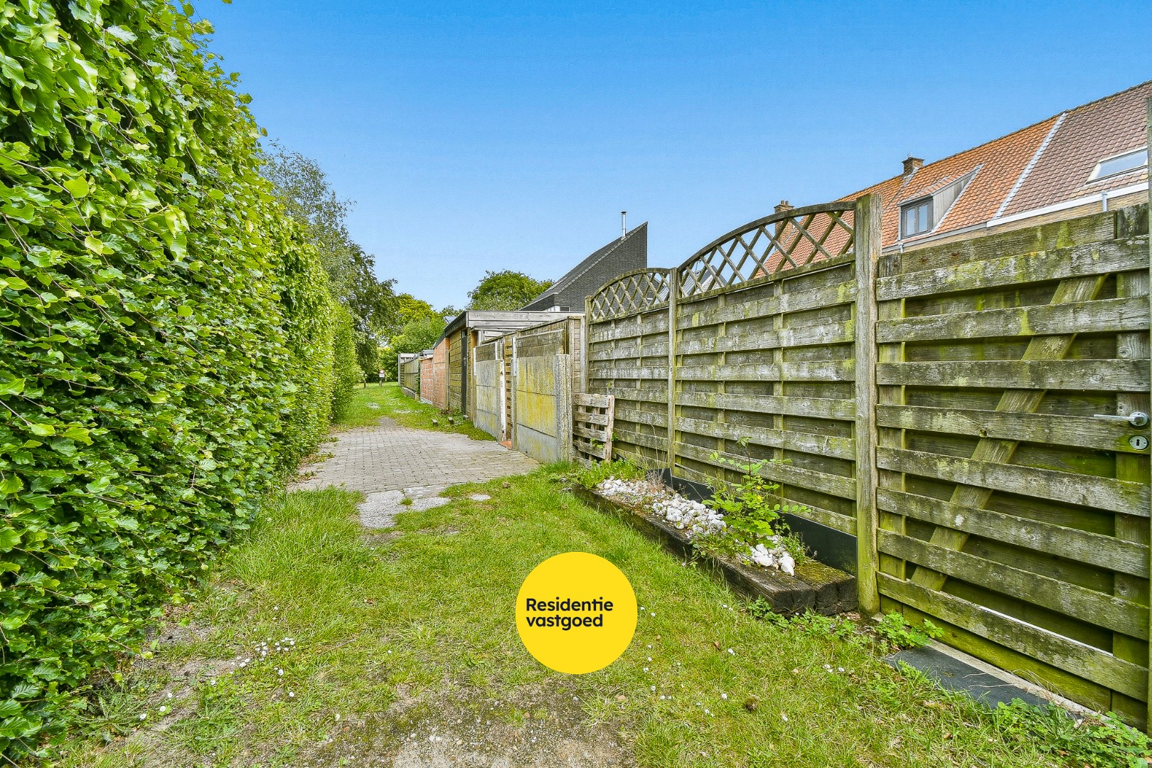 Rijwoning met veel potentieel op centrale ligging 