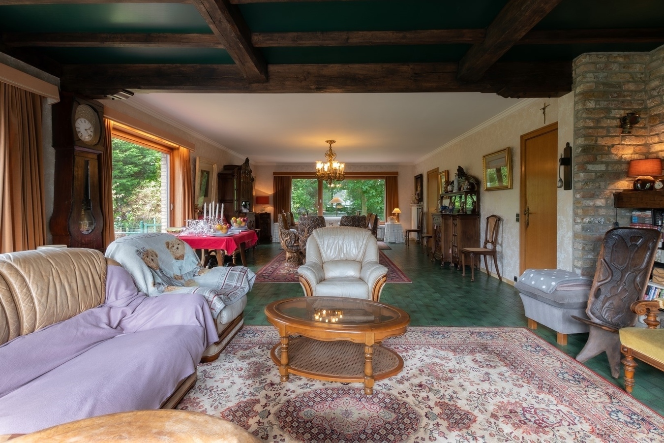 Statige, te moderniseren villa in een residentiële wijk - Blankenberge 