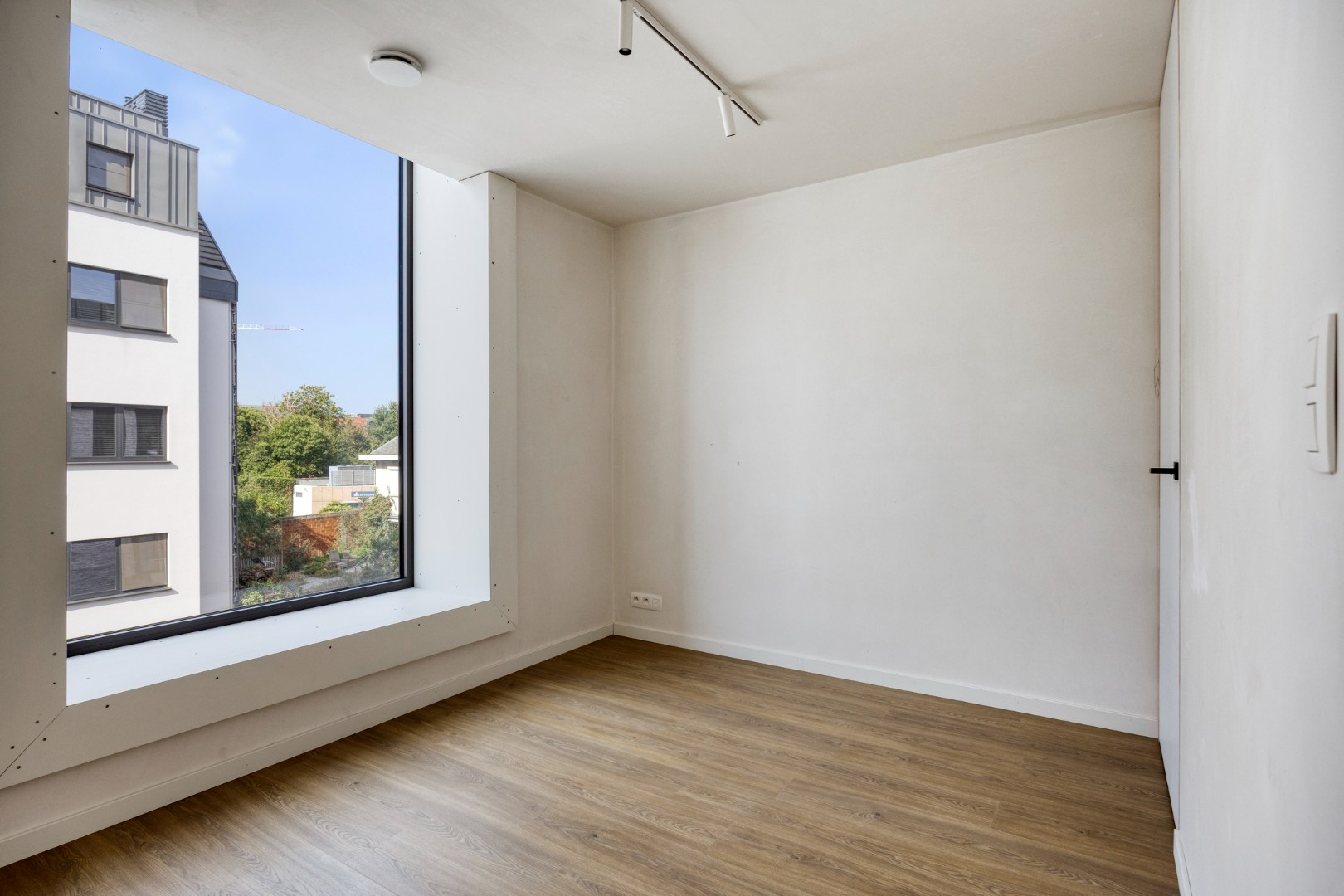 Hoogwaardig afgewerkte nieuwbouwwoning met 4 slpk. in centrum Geel 
