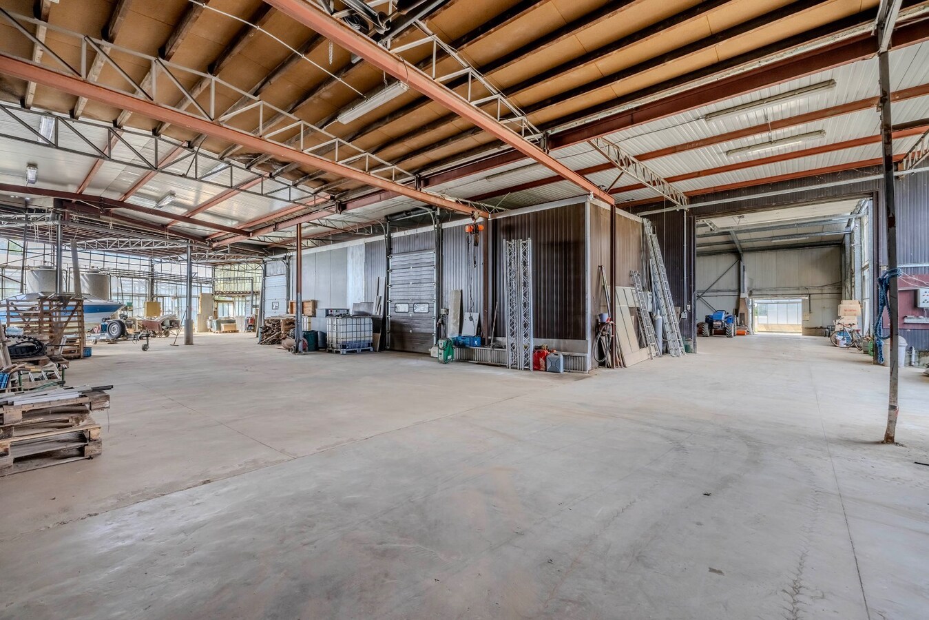 Ruime, landelijk gelegen woning op 65 are 