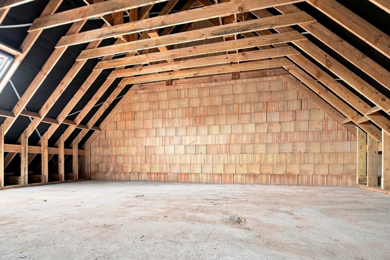 Ruime casco halfopen nieuwbouw met ruime garage in Merkem! 