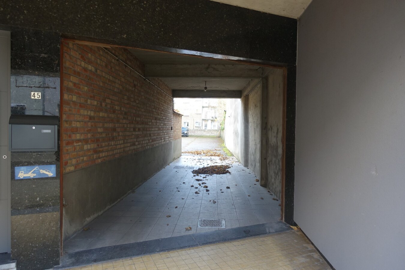 Goed gelegen garagebox te Gistel 