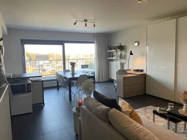 Dakappartement met 1 slaapkamer en groot terras in Geel 