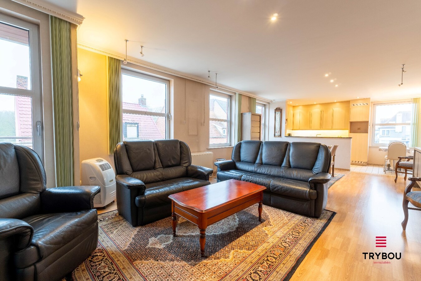 Ruim woon-appartement (120m²) met zicht op de Markt van Houthulst 