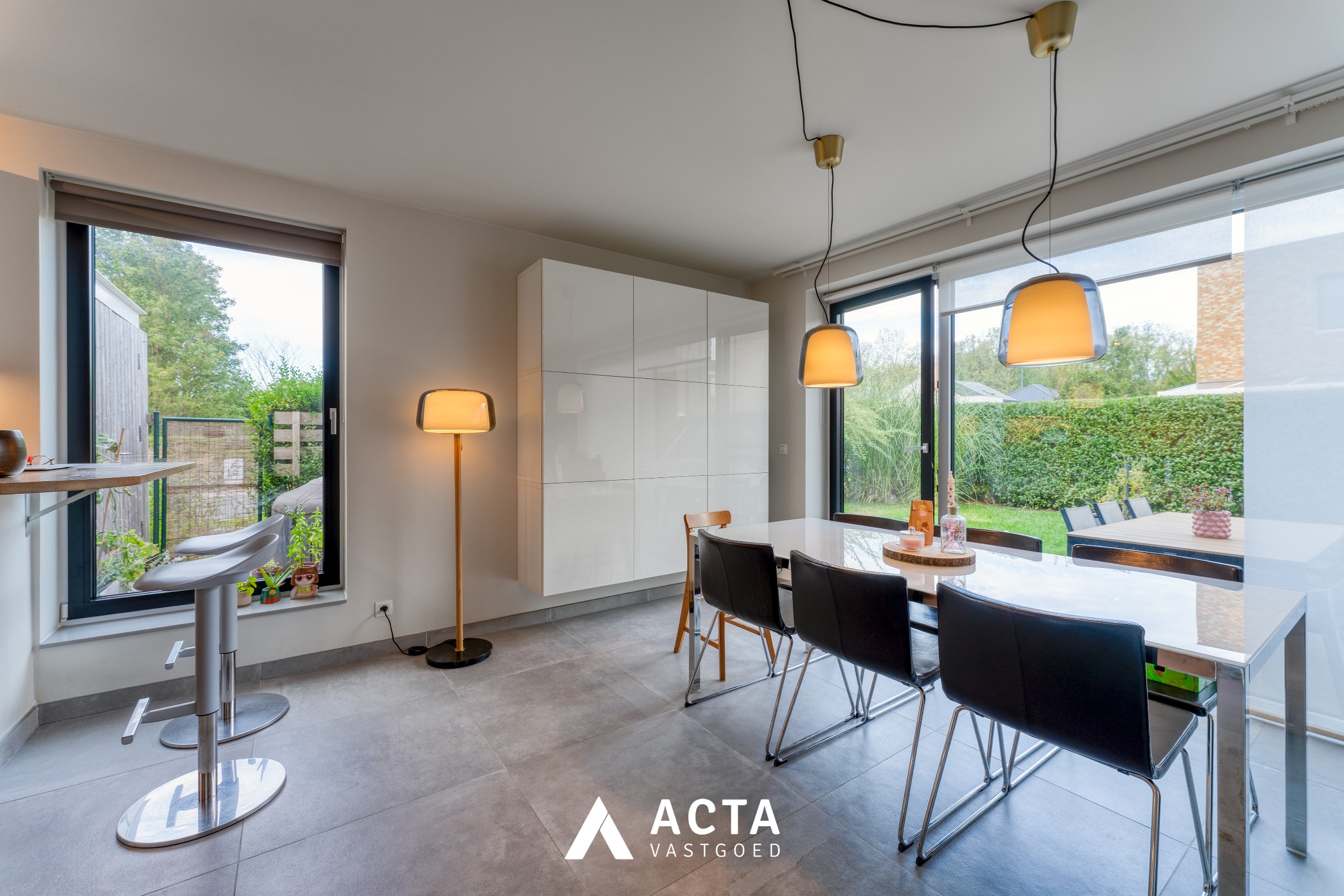 Instapklare halfopen gezinswoning in Baanhof in Oostende 