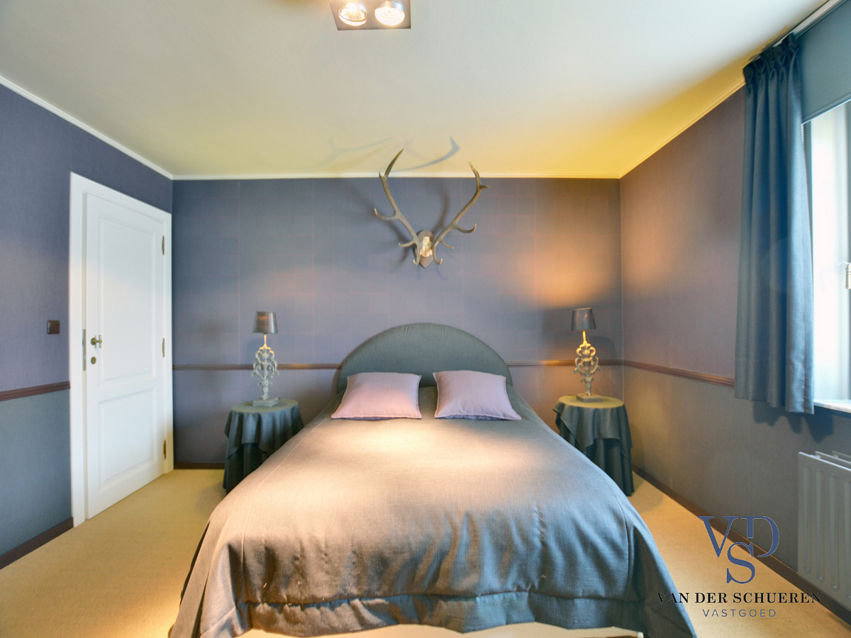 Ruime, tijdloze villa. Uitstekende ligging. 