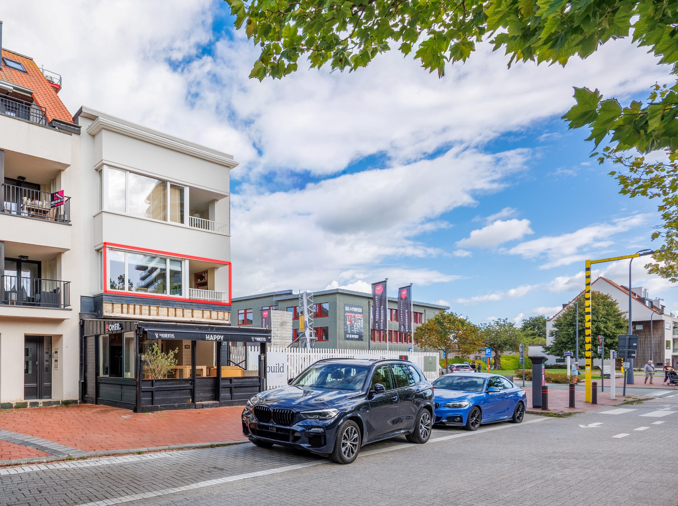 Ruim appartement met 3 slaapkamers gelegen op het Maurice Lippensplein te Knokke-Heist. 