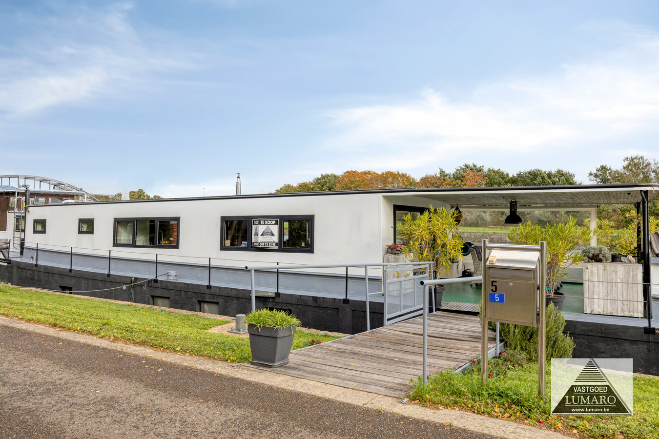 Adorabel Wonen op het Water (met domicilie) - vlakbij Maasmechelen Village 