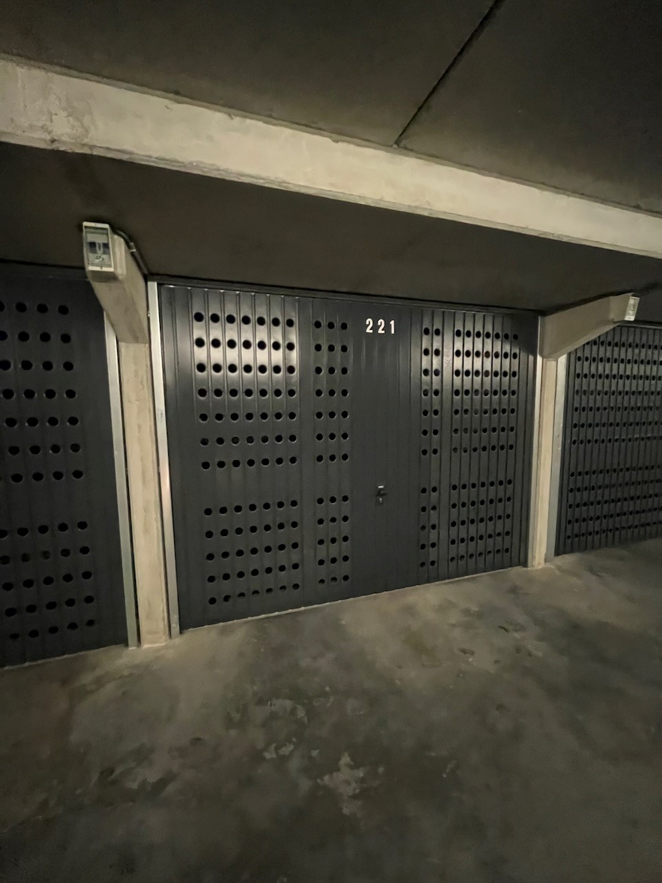 Enkele garagebox te Elizabetlaan, in residentie Seven Oaks op wandelafstand van de Lippenslaan en Zeedijk-Albertstrand. 