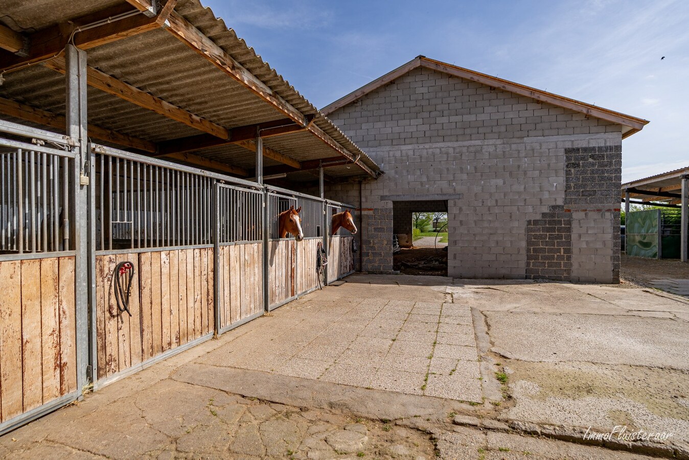 Charmante verder af te werken woning met paardenstallen en weide op ca. 1,7 ha te Geetbets 