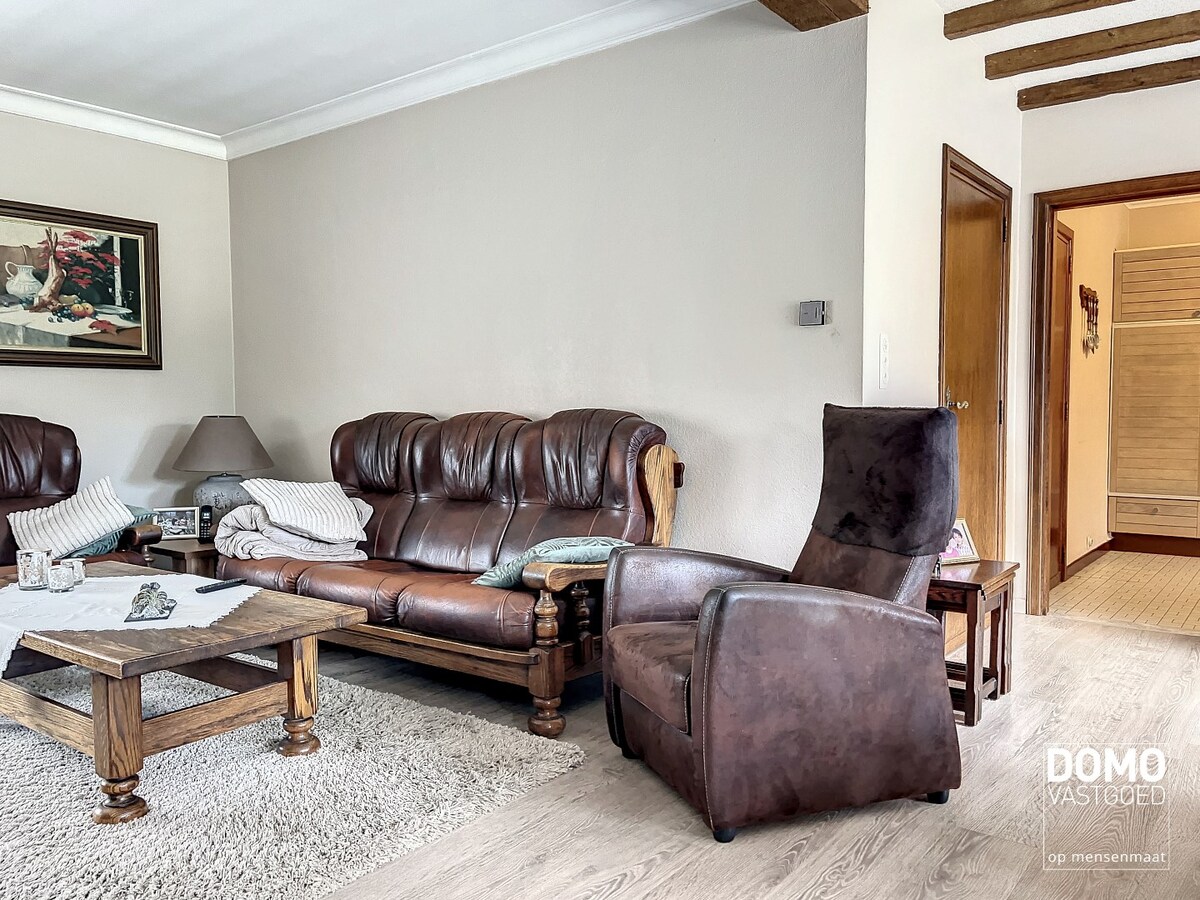 Ruime woning met tuin, inpandige garage en 4 slaapkamers in Linkhout. 