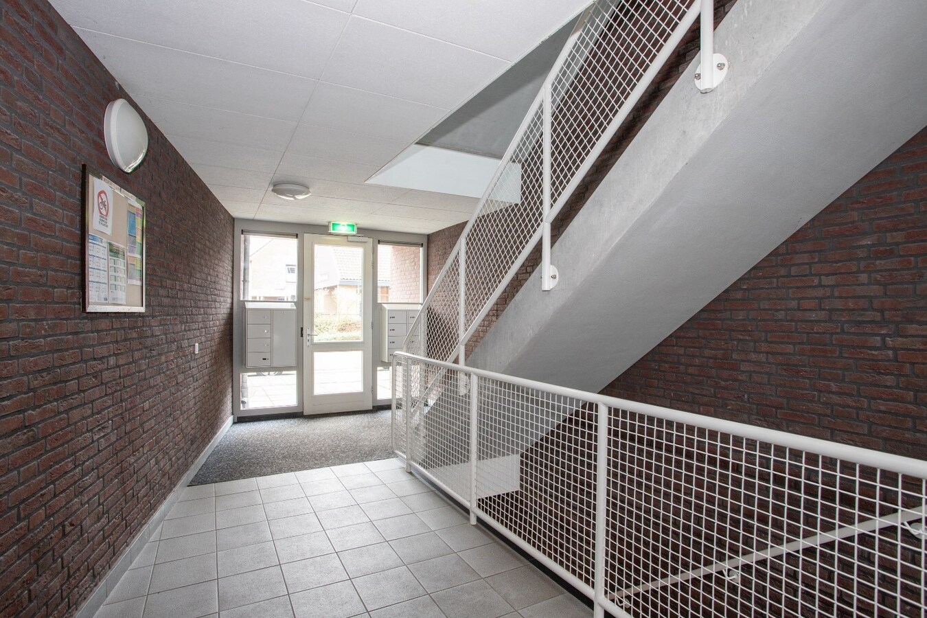 Op de tweede verdieping van appartementencomplex Molenstaete in Lieshout gelegen royaal appartement (2 slaapkamers). 