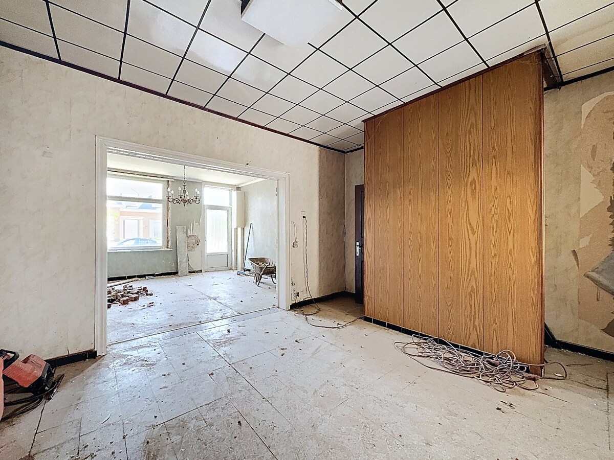 Leuk renovatieproject op gunstige locatie te Oosterzele 