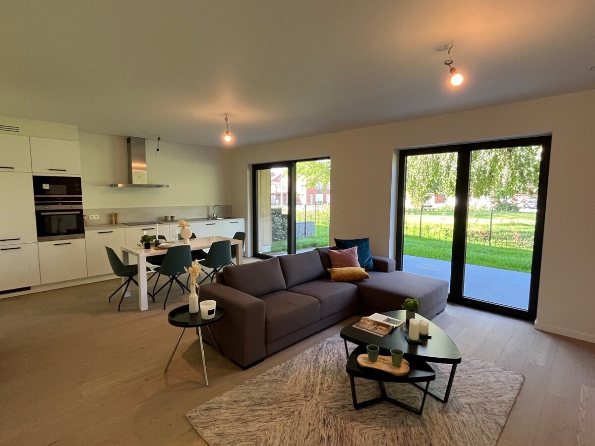 Gelijkvloers 2-slpk appartement 