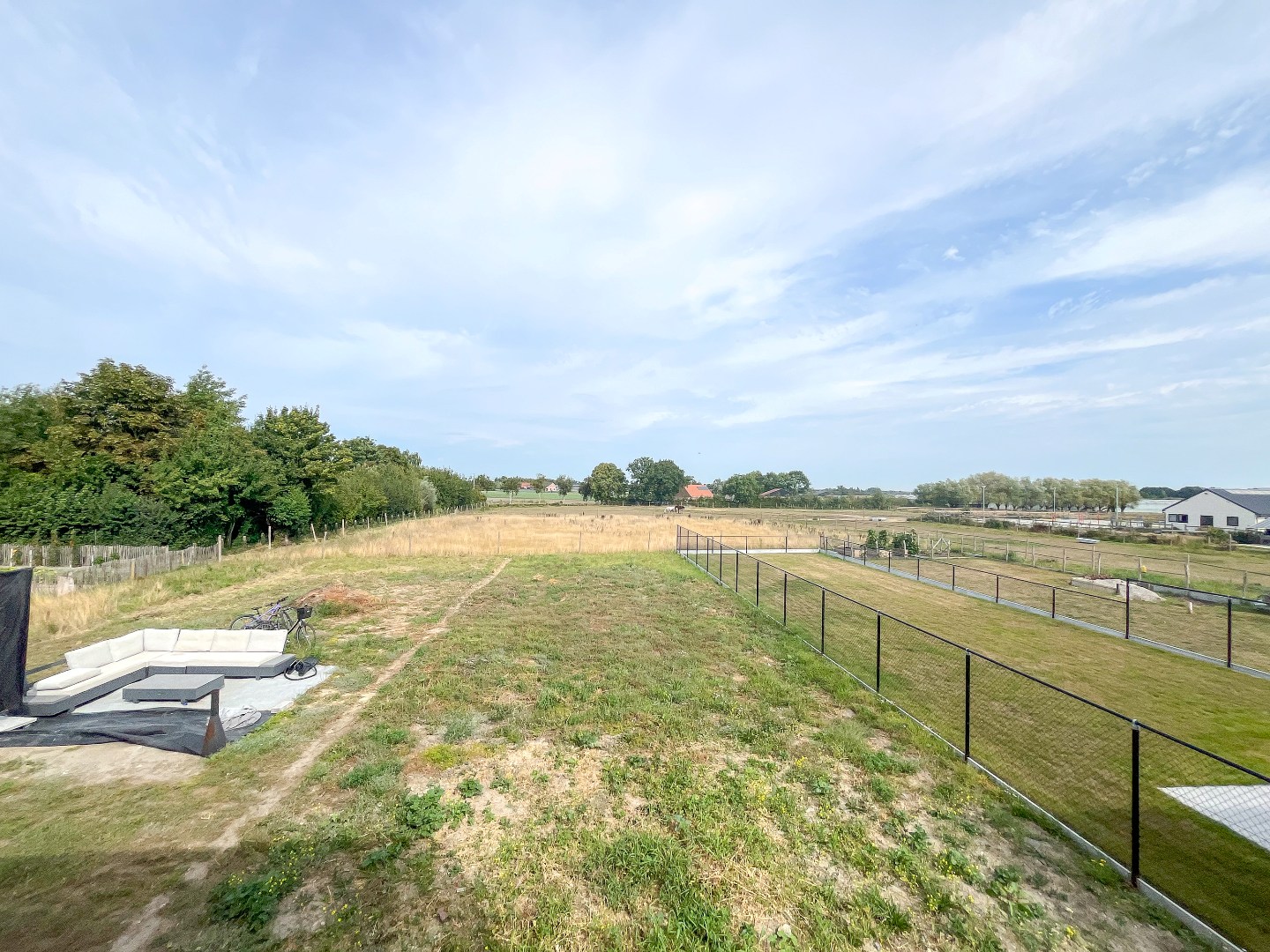 KIJKDAG ZATERDAG 7/2/2026 14u tot 16u - Moderne halfopen nieuwbouwwoning op 537 m² met landelijk verzicht op topligging te Torhout 