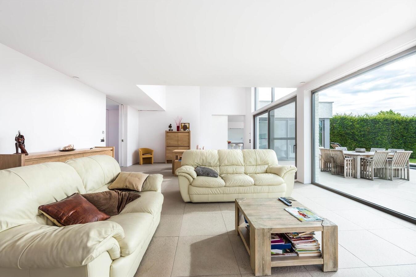 Exclusieve, riante villa op perceel van 3118 m² 