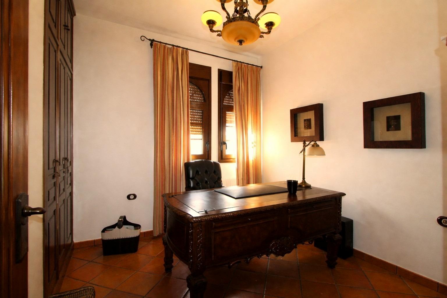 Villa te koop in Badajoz