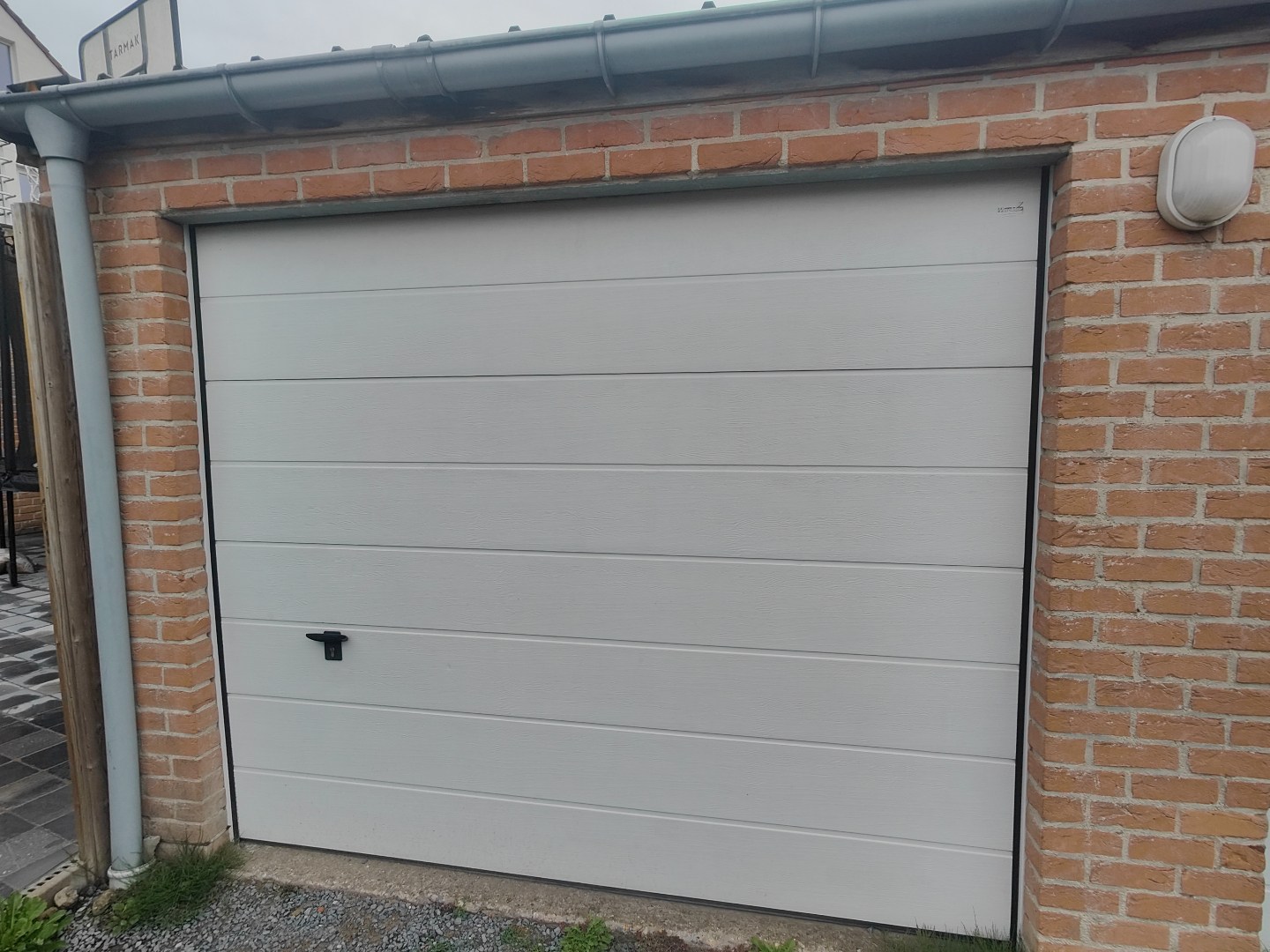 Verzorgd appartement met 2 slaapkamers en garage 