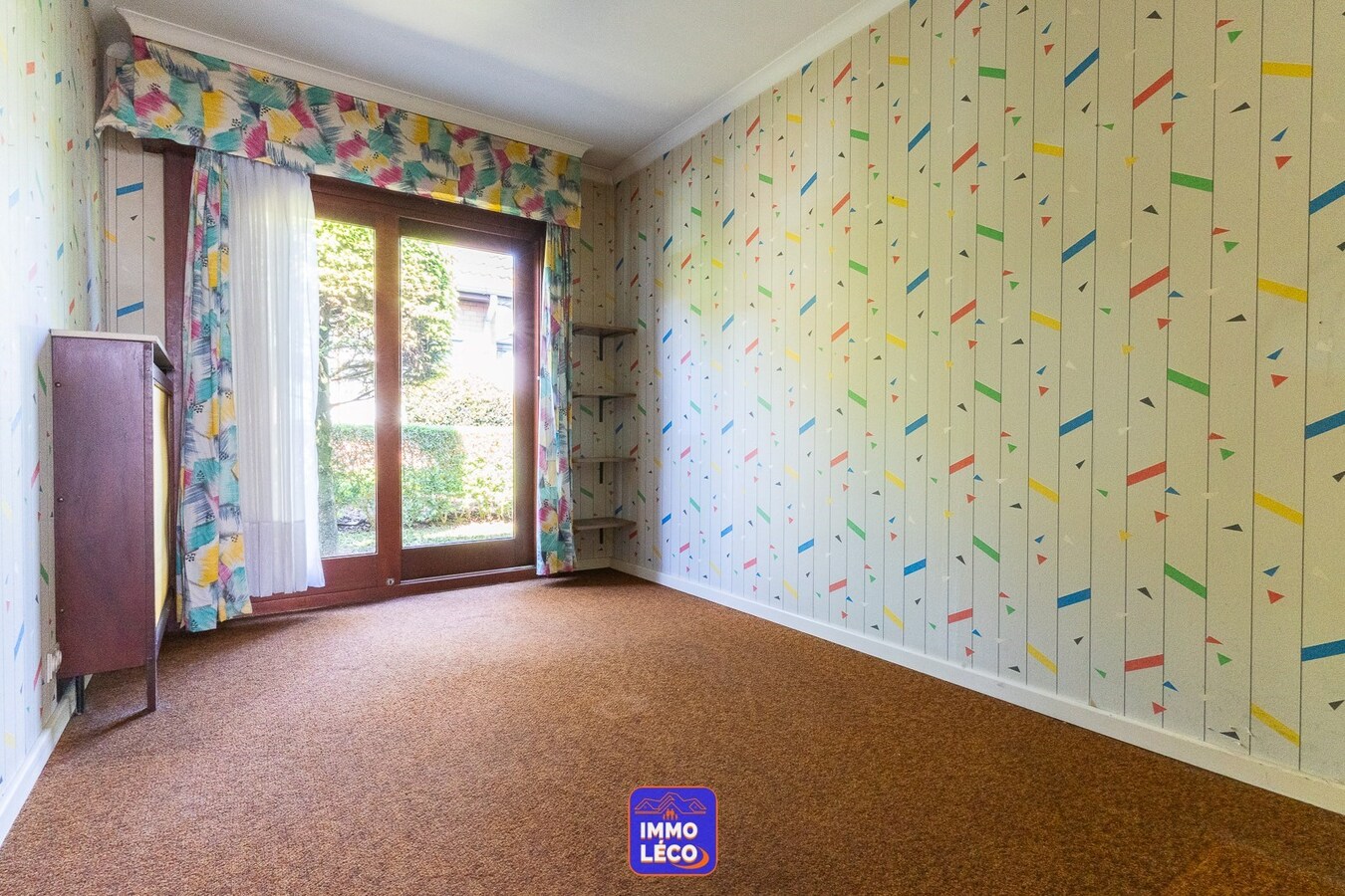 Plain-Pied avec deux garages situé à "La Coquinie", excellent potentiel ! 