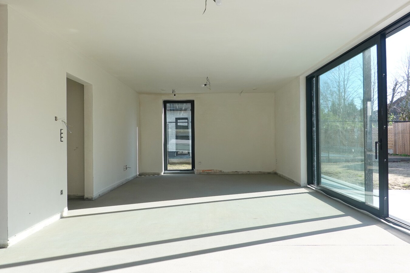 Nieuwbouwwoning met 4 slaapkamers op een uitstekende ligging in centrum Jabbeke 