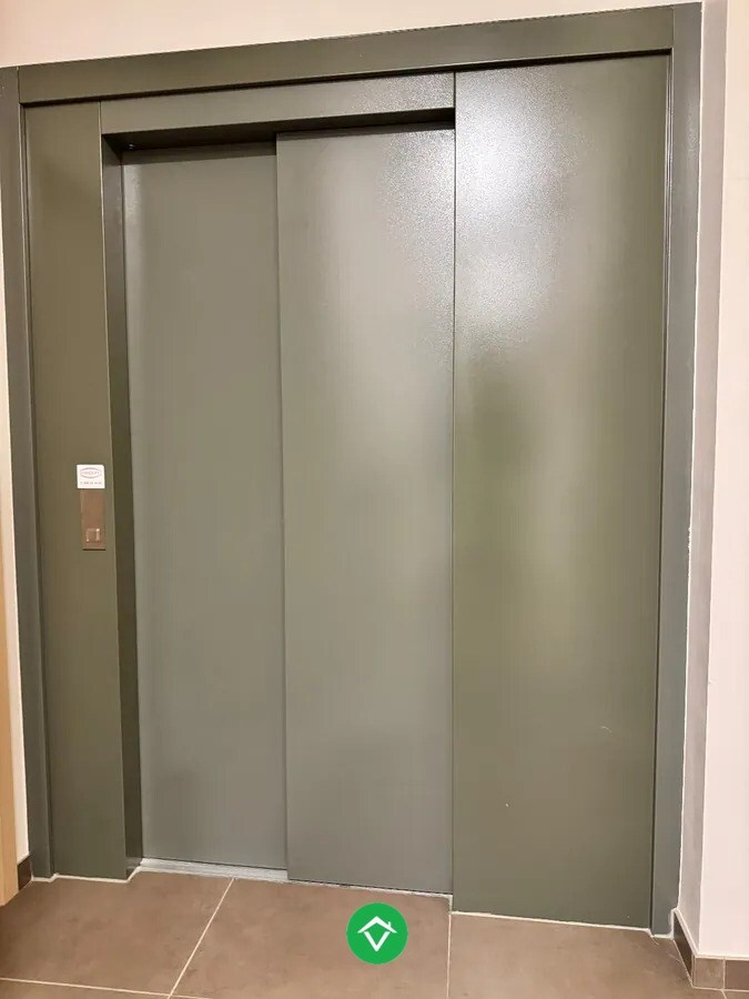 Prachtig appartement met 2 slaapkamers garage en groot terras te Leke 