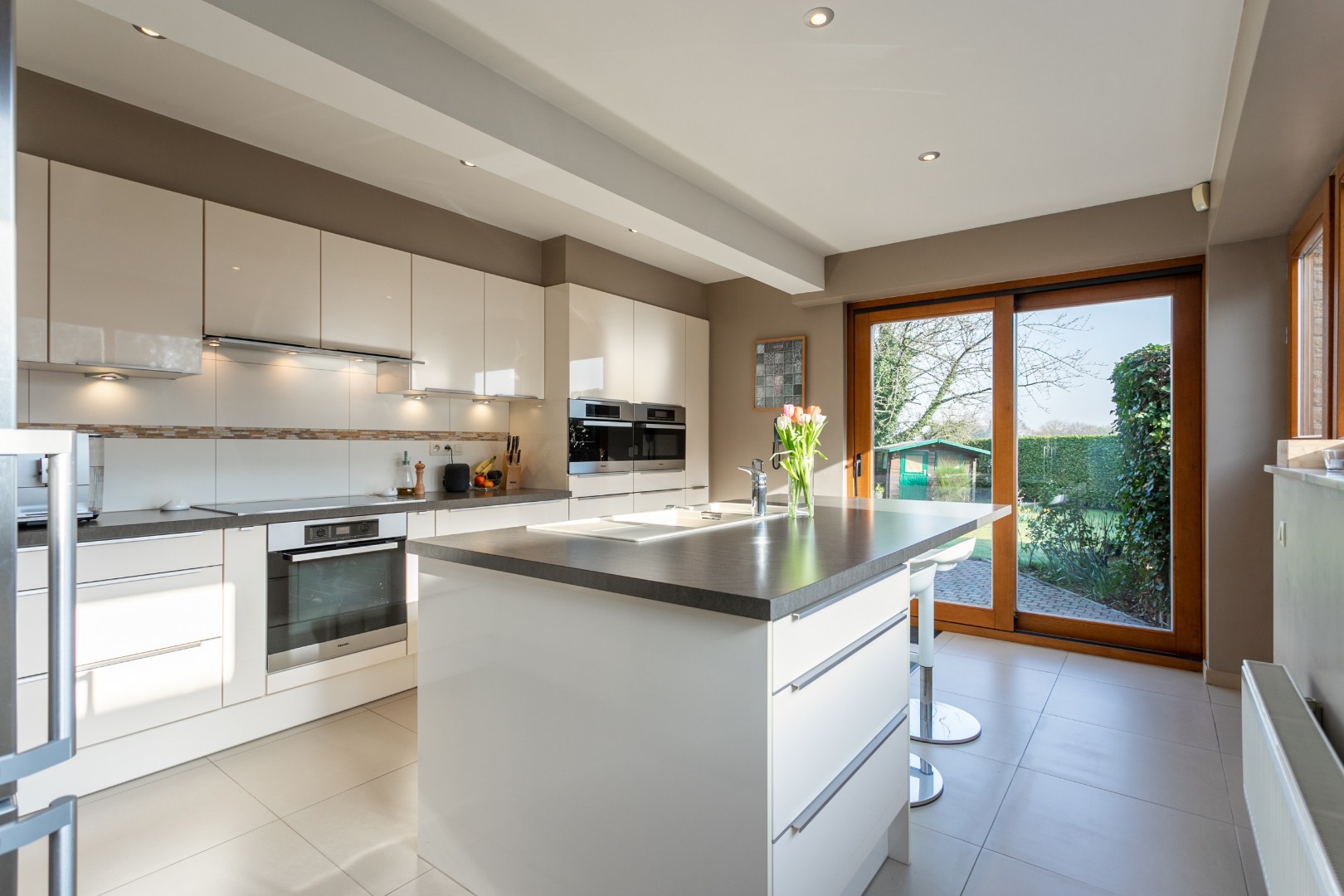 Instapklare gezinswoning met 5 slaapkamers, 2 badkamers en EPC B op topligging in Wezembeek-Oppem 