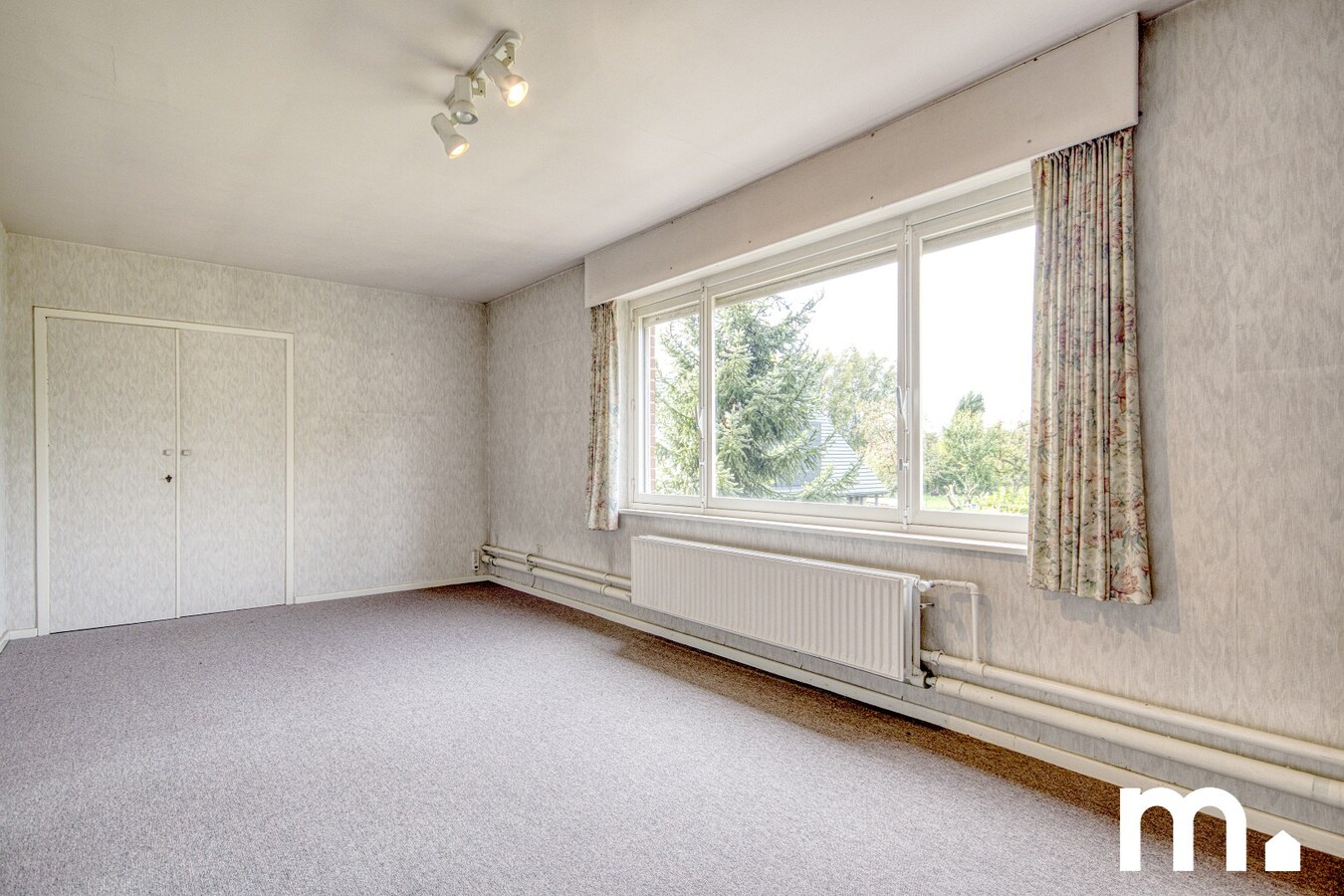 Alleenstaande villa met 4 slaapkamers en zonnige tuin te Harelbeke op 1005 m² 
