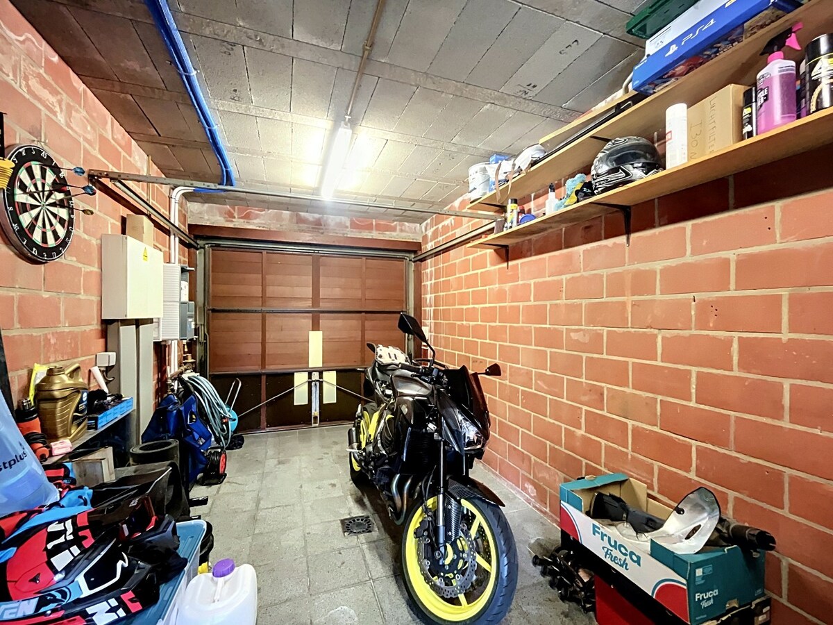 Ruime  halfopen woning met 3 slaapkamers in centrum Aalter 