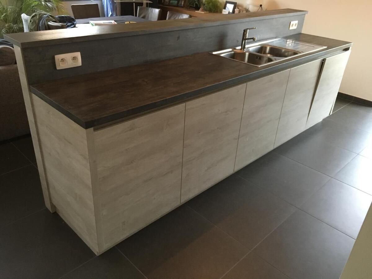 Modern, eigentijds 2 slaapkamer appartement met ondergrondse autostaanplaats 