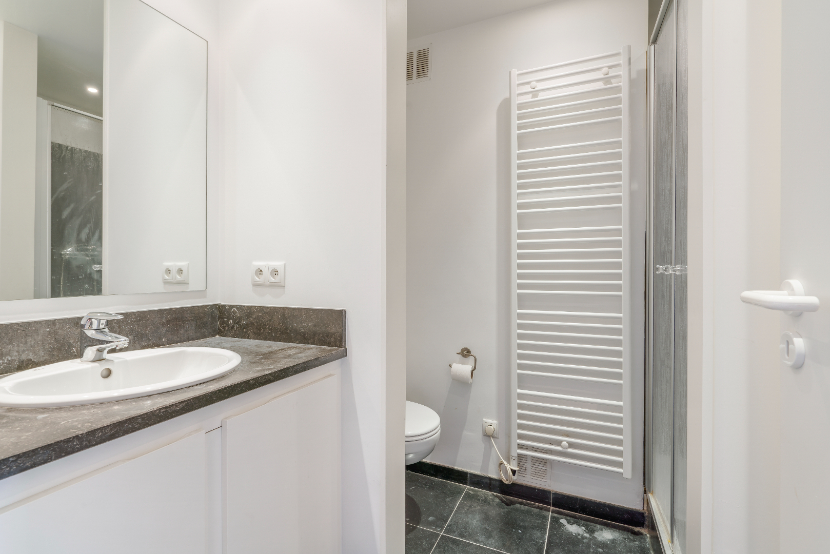 Topper! Mooi onderhouden 2 slaapkamer appartement 