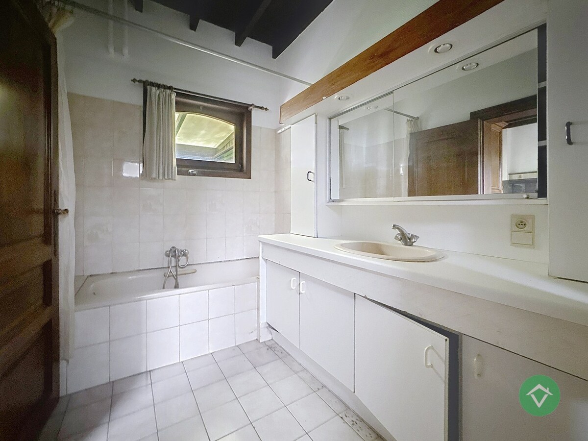 Alleenstaande woning met 4 slaapkamers te Koekelare 