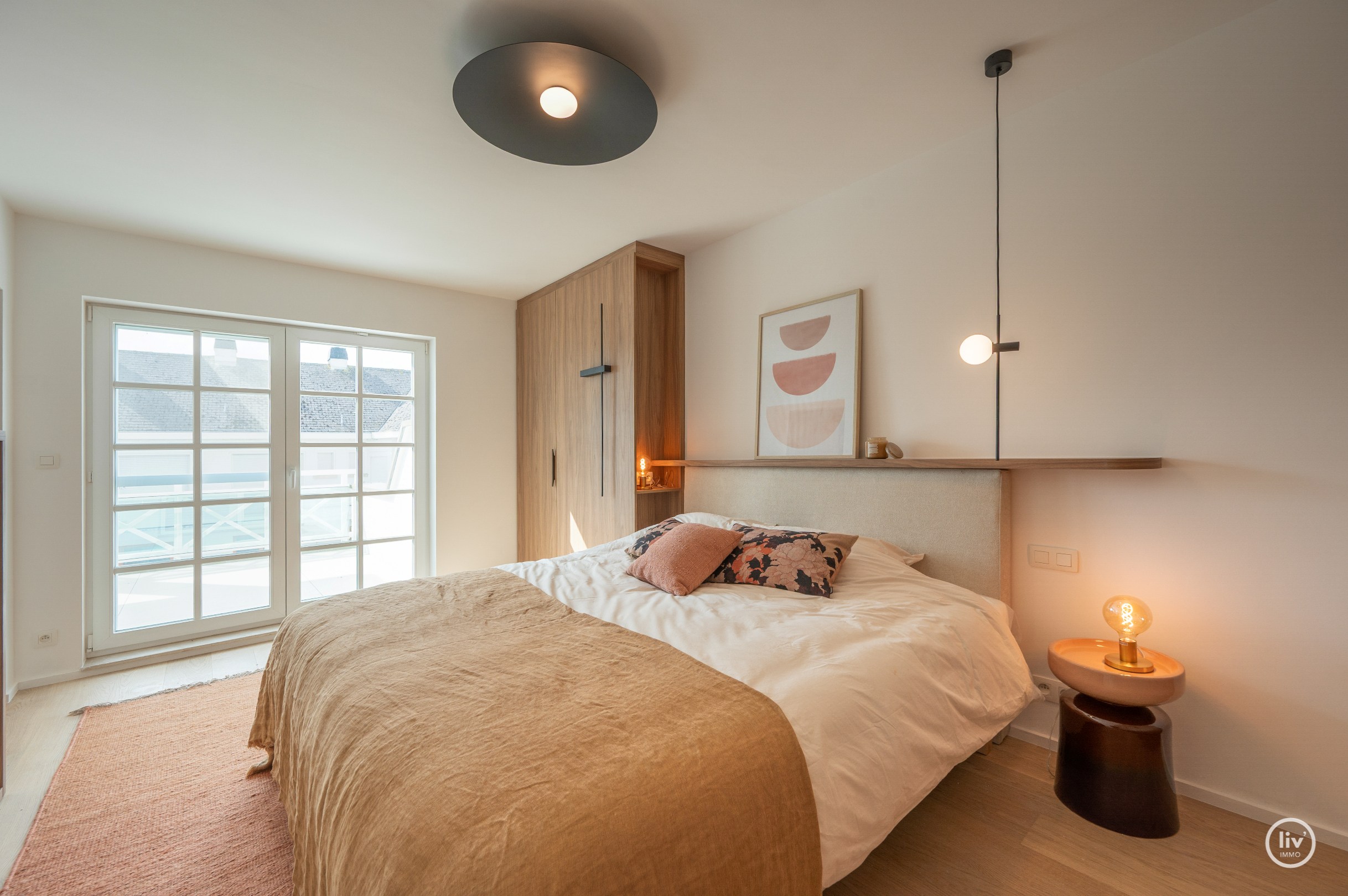 Exclusief gerenoveerde villa op een absolute toplocatie in de Jozef Nellenslaan te Knokke. 