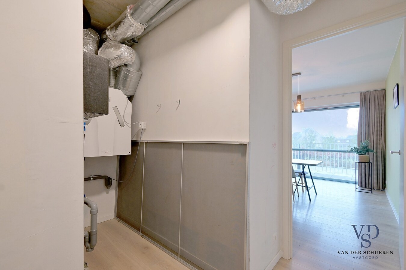 Luxueus 1-slp-appartement met staanplaats (ondergronds). 