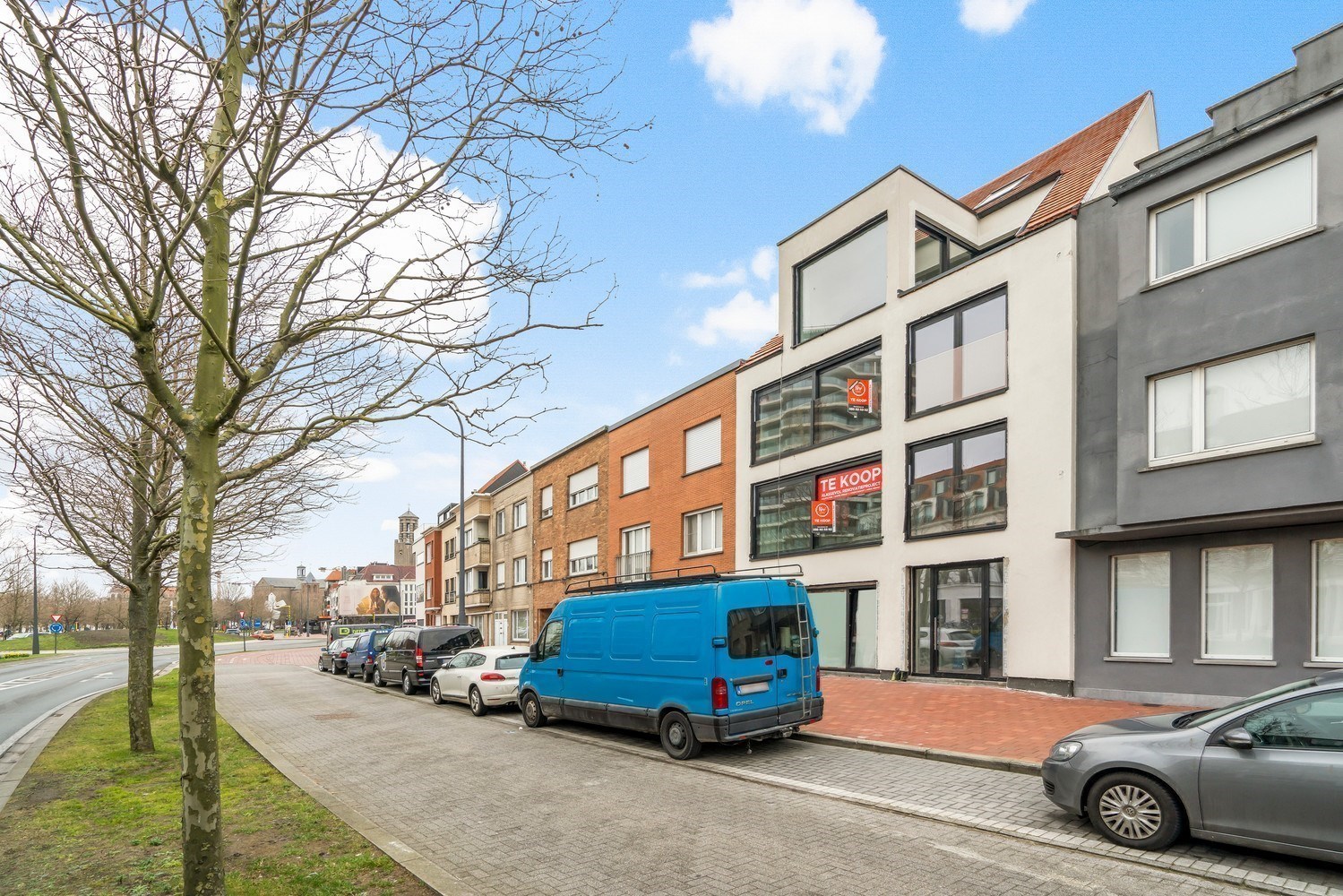 Nieuwbouw duplex in volledig gerenoveerd gebouw van 2021, centraal gelegen nabij Duinenwater, waardoor alle winkels en openbaar vervoer bereikbaar zijn op wandelafstand. 