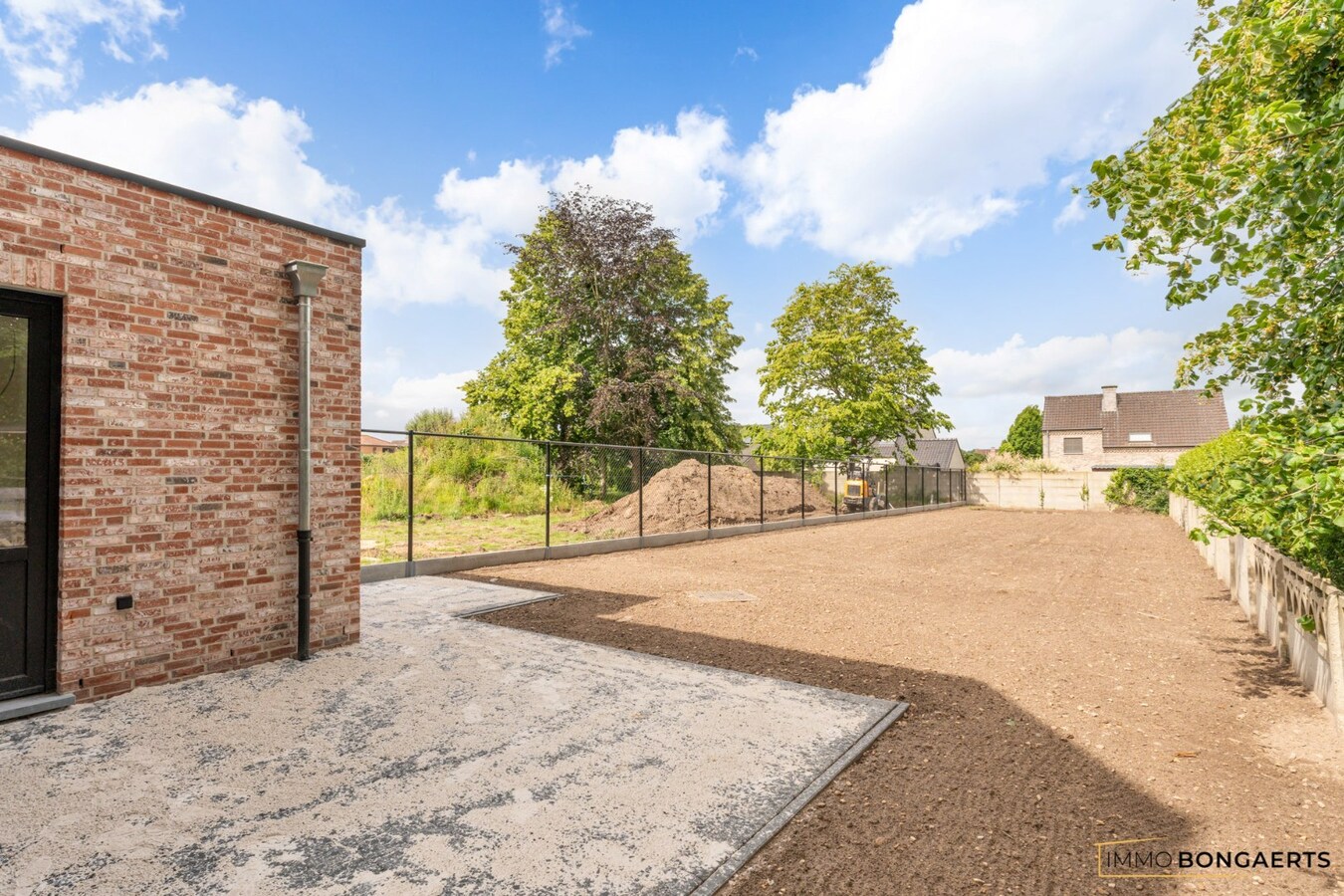 Nieuwbouwwoning met 4 slaapkamers 