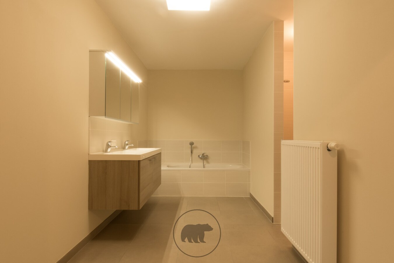 Ruim 3slk appartement met tuin en garagebox in centrum Lochristi 