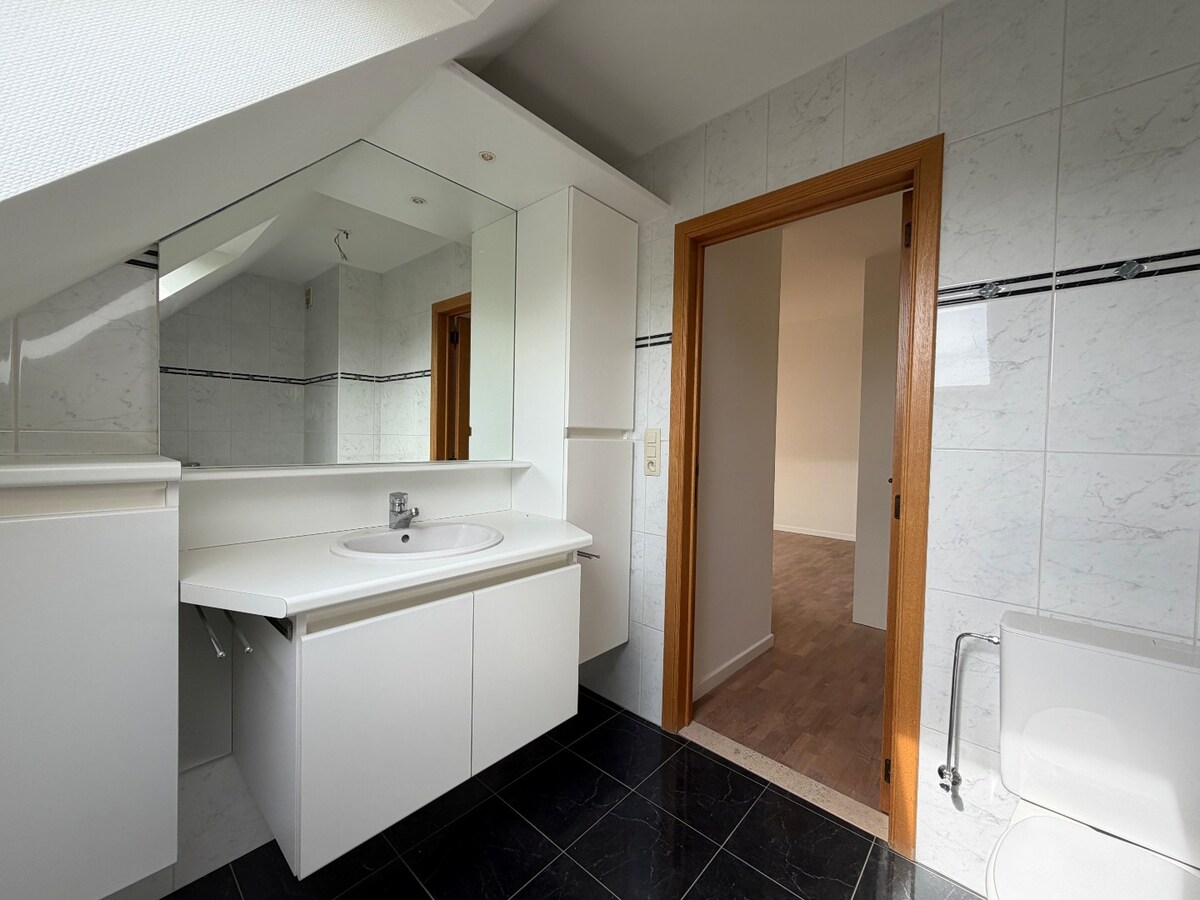 Ruim duplex-appartement met 2 terrassen in hartje Gavere 