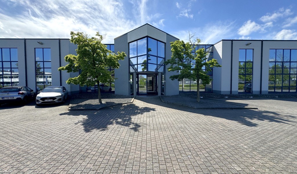 Instapklare kantoren te huur tussen E19 en A12 te Aartselaar