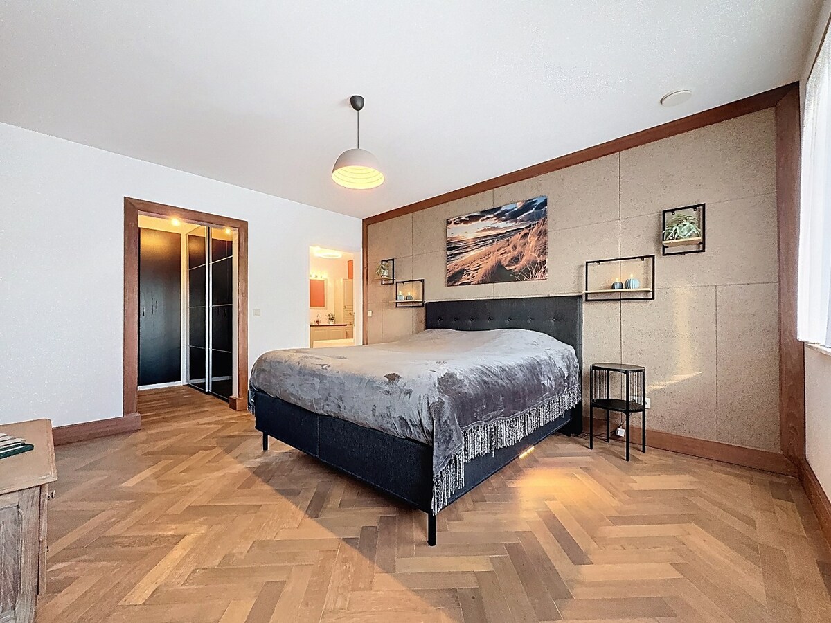 Hedendaagse en energiezuinige HOB in landelijke omgeving 