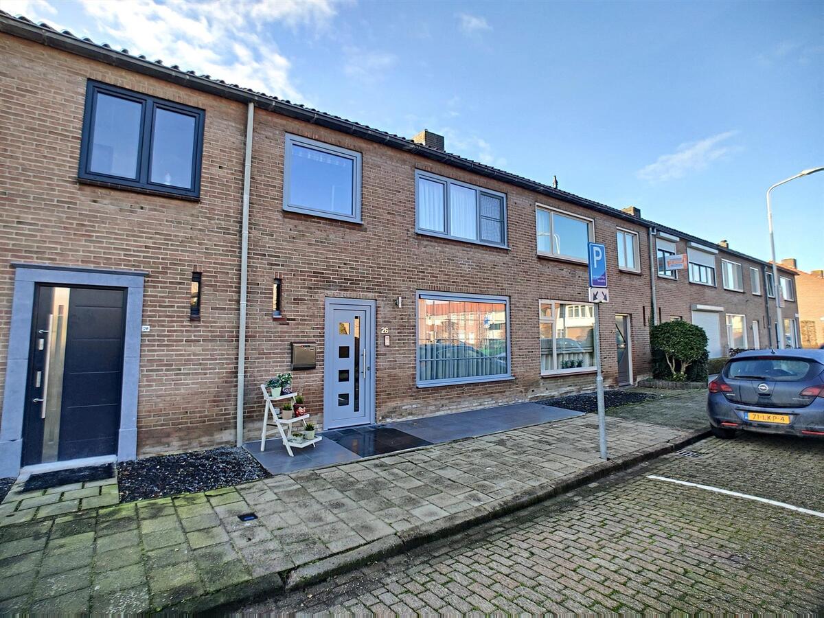 Knap gerenoveerde woning met zongericht terras - Sluis 