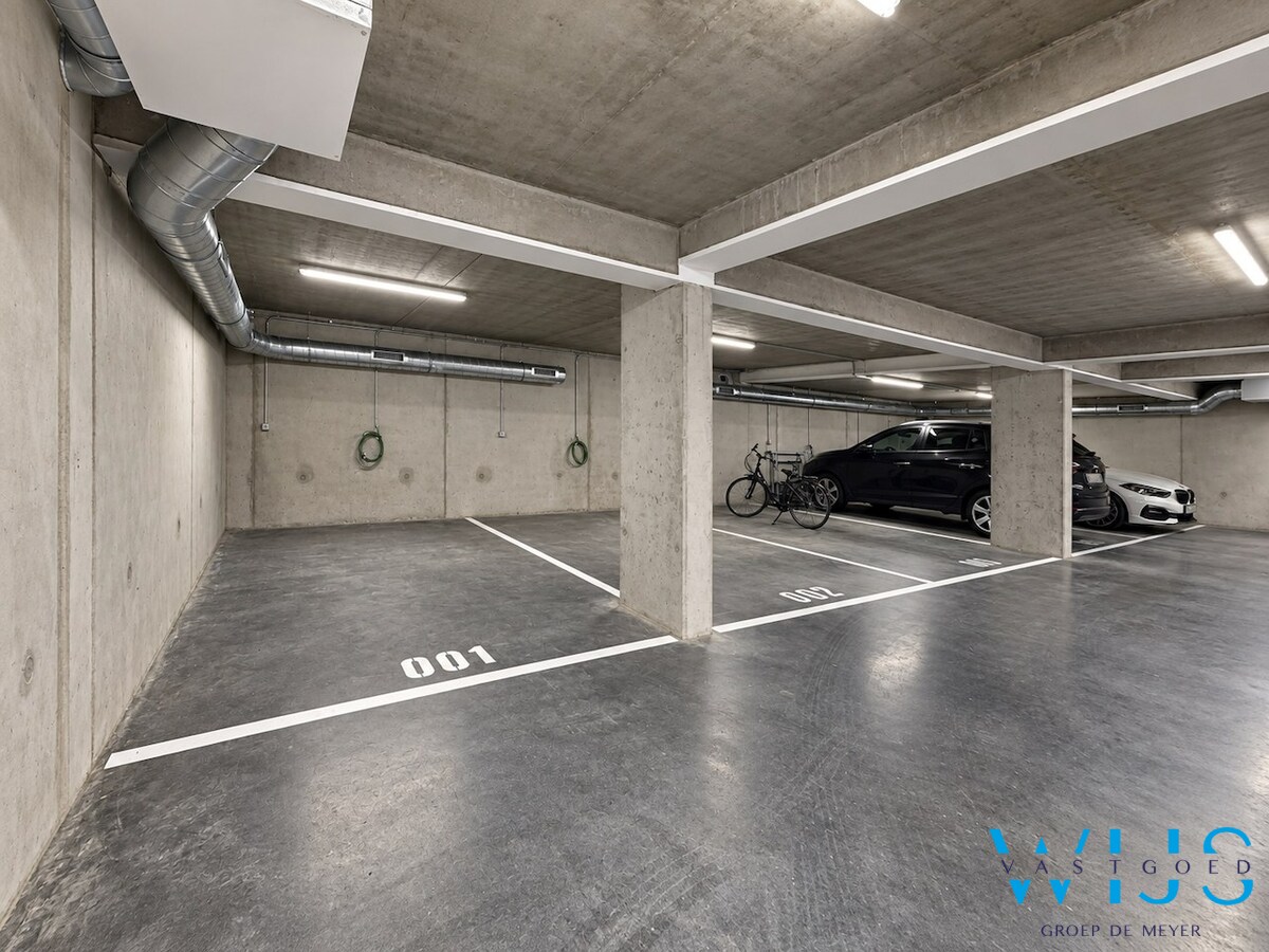 High-end gelijkvloers appartement met tuin te Lembeke ! 